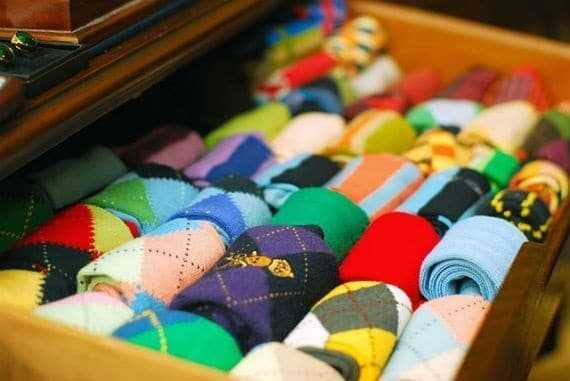 Як правильно носити яскраві шкарпетки? на сайті 1and1 socks