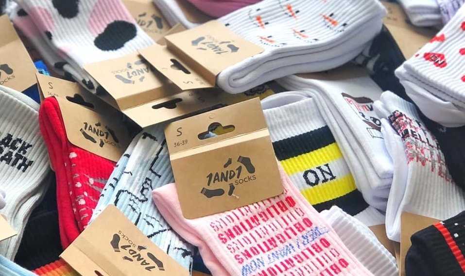 Час змін, досить носити чорні шкарпетки! на сайті 1and1 socks
